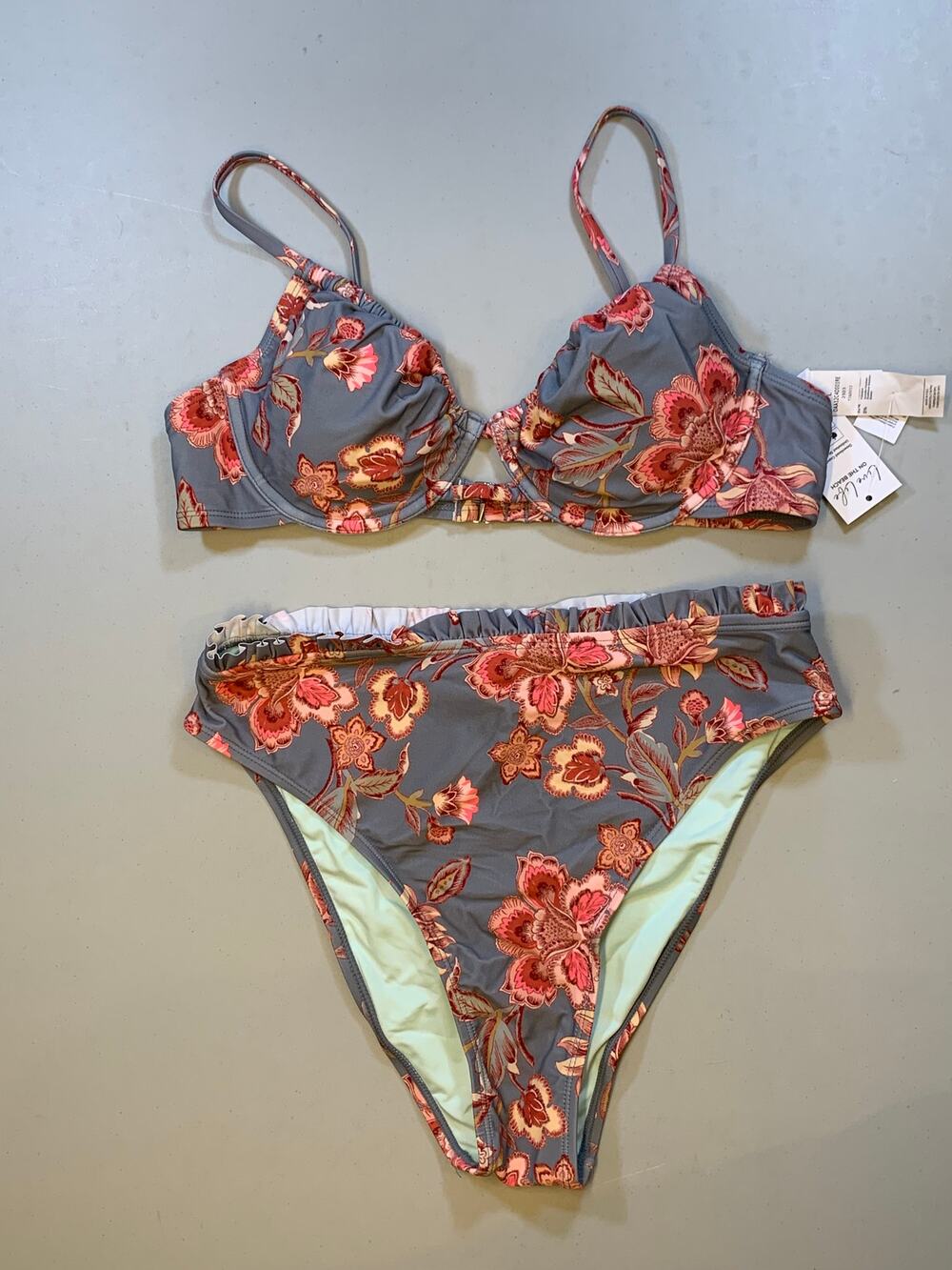 NWT Cupshe Gray Floral Underwire Top  Bikini Set Size Large